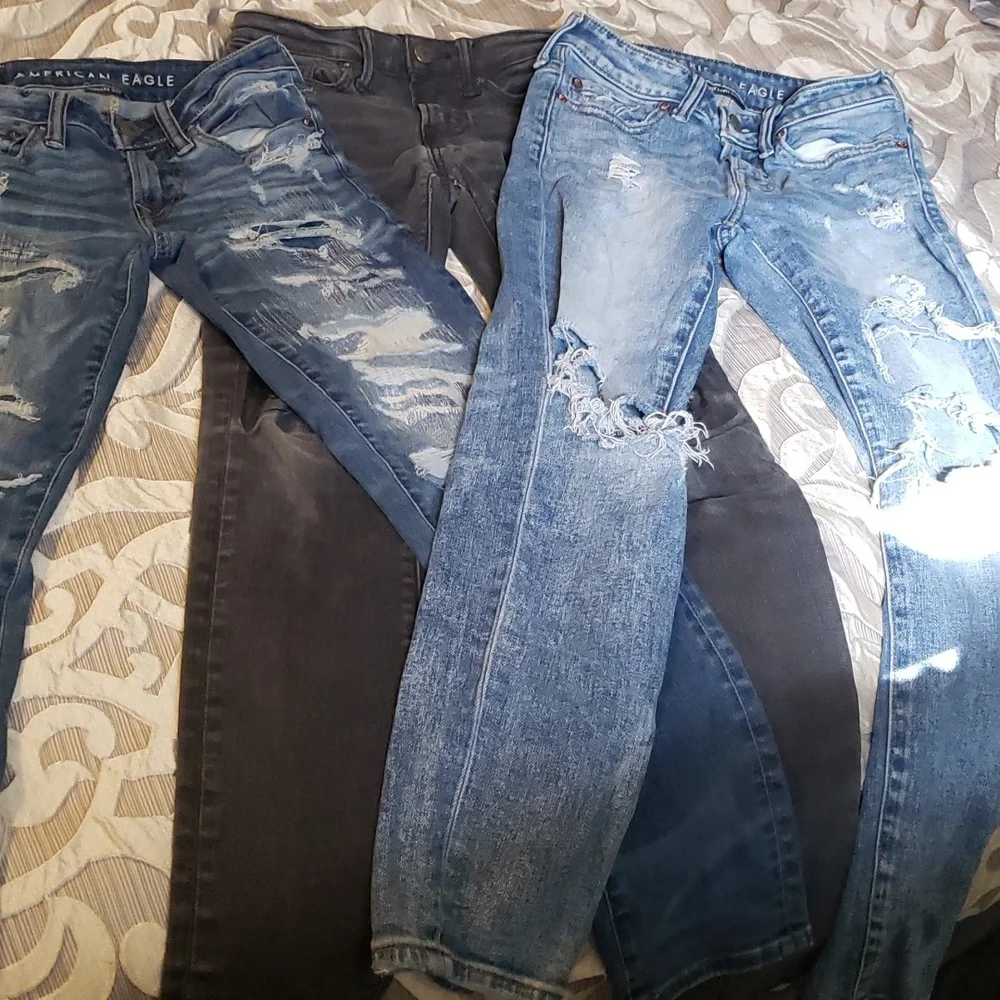 American Eagle bundle 3/$35 fashion ripped jeans - Picture 2 of 3